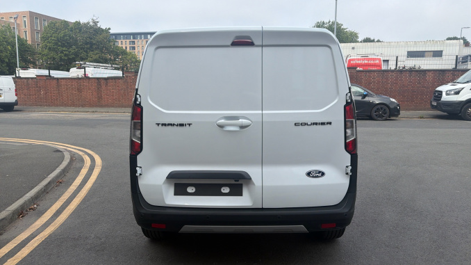 Ford Transit Courier Diesel 1.5 EcoBlue Limited Van - Image 11